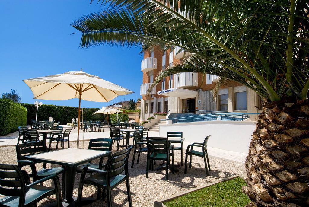 Hotel Continental Fano Eksteriør billede