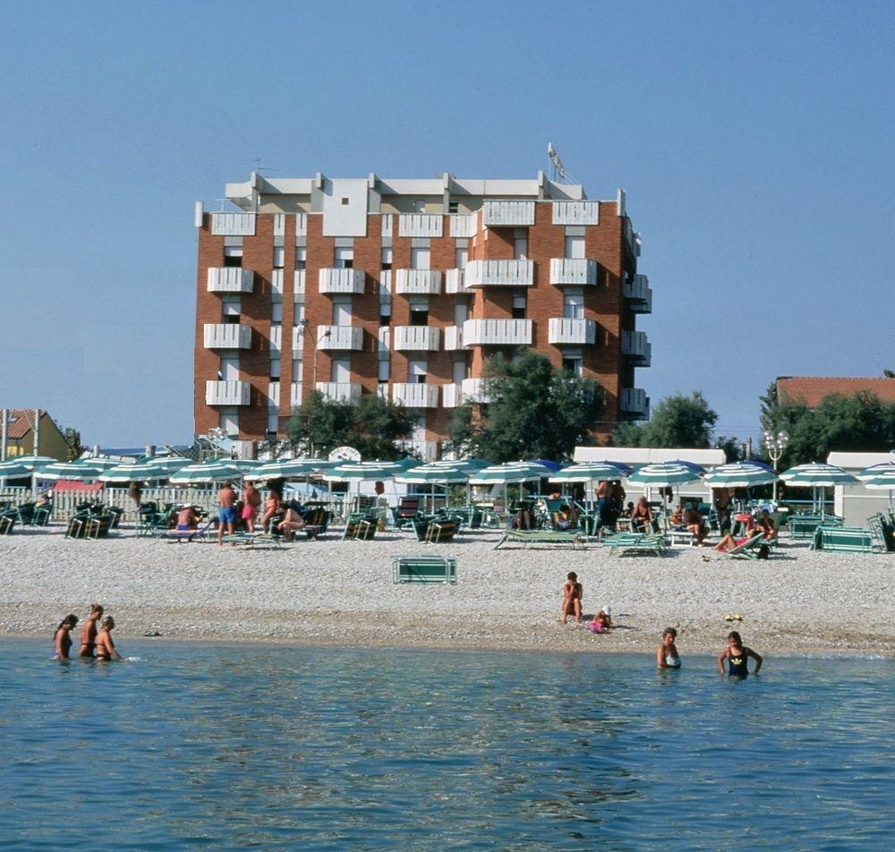 Hotel Continental Fano Eksteriør billede