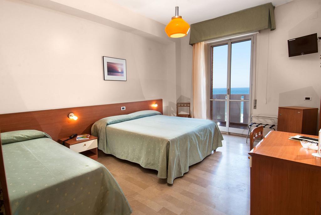 Hotel Continental Fano Eksteriør billede