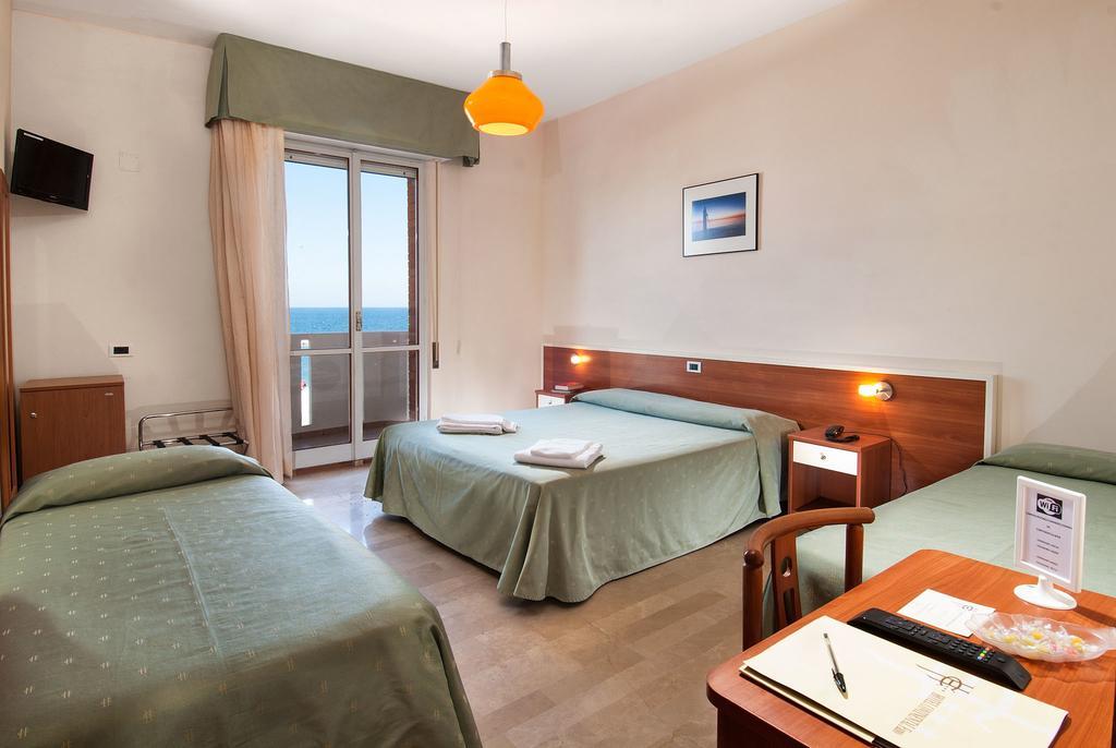 Hotel Continental Fano Værelse billede